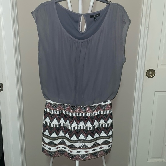 Sequin pattern skirt, with gray sleeveless soft top attacked! One piece! - Picture 1 of 5